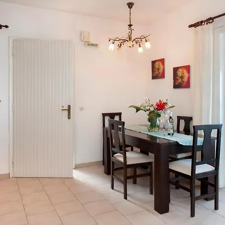 Feriehus Glyfada Sea View *