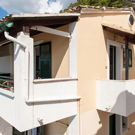 Feriehus Glyfada Sea View